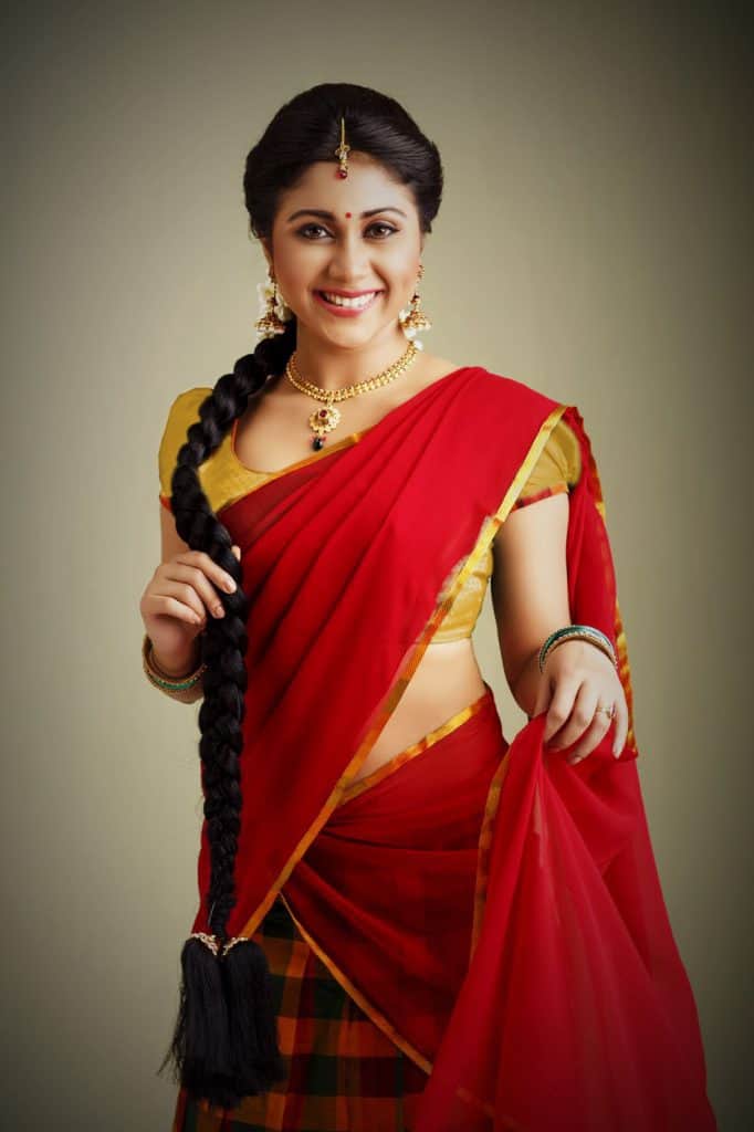 chilli red saree with golden border