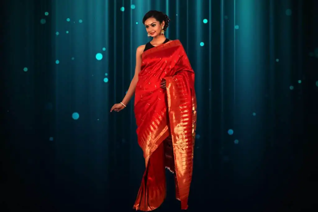 red saree with golden border