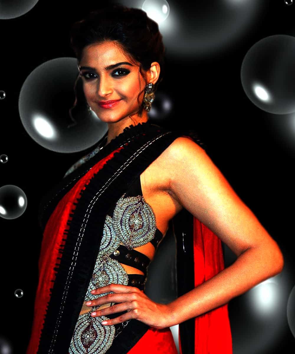 25 Traditional Hairstyles For Saree To Look Beautiful In Any Function