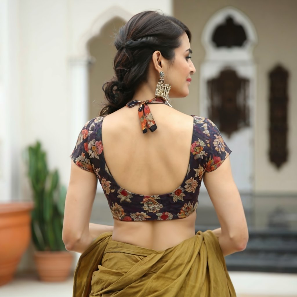 Traditional Blouse Back Neck Design-23